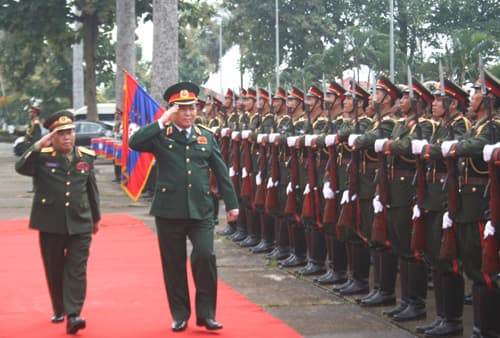Hội đàm giữa hai đoàn cán bộ chính trị cấp cao QĐND Việt Nam và QĐND Lào