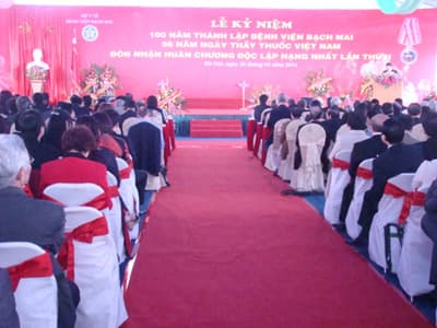 Bệnh viện Bạch Mai đón nhận Huân chương Hồ Chí Minh lần thứ hai