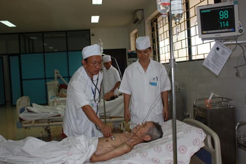 Thu hút bệnh nhân bằng trình độ, niềm tin