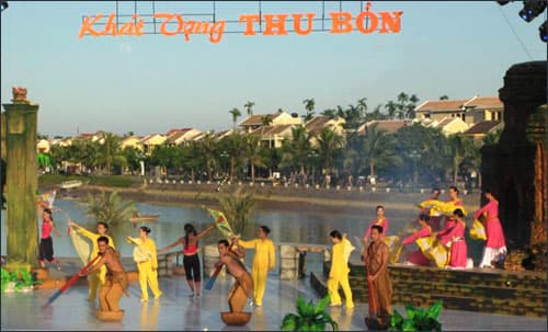Đêm Hoa đăng tỏa sáng “Khát vọng Thu Bồn”