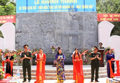 Khánh thành Di tích Bác Hồ với ngành Xe-Máy quân đội