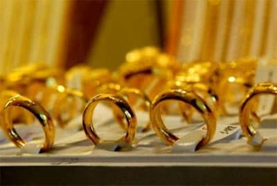 Giá vàng vững giá trên mốc kỷ lục 2,3 triệu đồng/chỉ