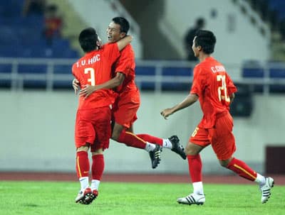 U-23 Việt Nam thua ngược trước Chunnam Dragons