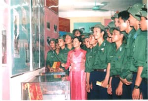 Chú trọng giáo dục truyền thống, bồi dưỡng lý tưởng