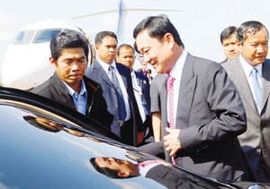Cựu Thủ tướng Thaksin đến Campuchia