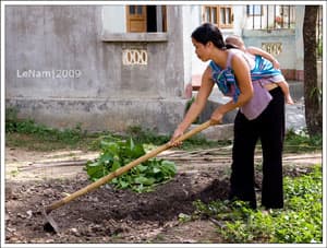 Hỗ trợ 50 triệu đồng giúp phụ nữ Kon Tum khắc phục bão lụt