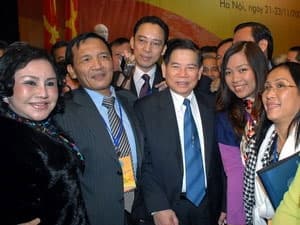 Cùng hướng về quê hương