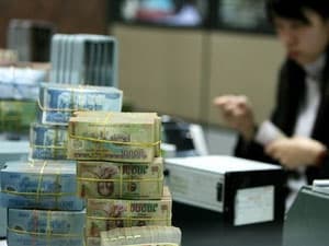 Lãi suất cơ bản Việt Nam đồng tăng lên 8%/năm