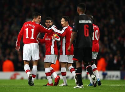 Liverpool bị đẩy vào thế khó, Arsenal thắng to