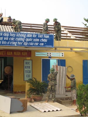 Tháng 12 ấm lửa