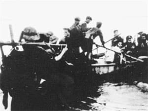 Trận tập kích sân bay Bạch Mai năm 1950