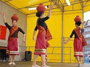 Tổ chức chương trình thời trang “Sắc hoa phương Nam”