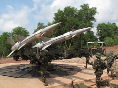 Lính canh trời “vượt nắng, thắng mưa”