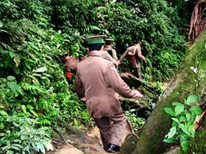Cờ Tổ quốc trên đỉnh biên cương