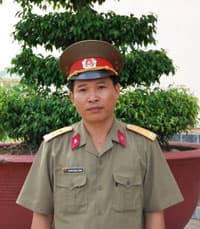 “Chuyên gia” xử lý đạn không nổ