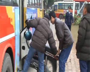 Hà Nội: Kiểm tra xử lý xe buýt vi phạm