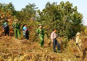 Bám dân, huấn luyện sát địa bàn