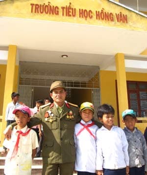 Khai hoang để... hiến đất