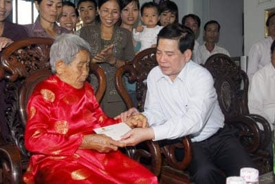 Chủ tịch nước Nguyễn Minh Triết dự kỉ niệm 35 năm giải phóng Phước Long