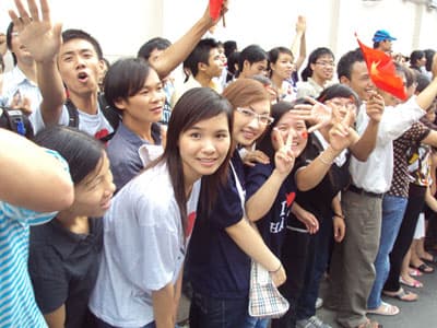 “Rừng người” cổ vũ diễu binh, diễu hành