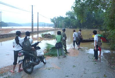 Mưa lũ tiếp tục gây  thiệt hại cho các tỉnh miền Trung