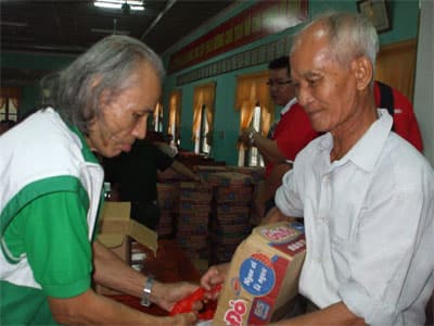 Đi cứu trợ ở vùng rốn lũ Quảng Bình