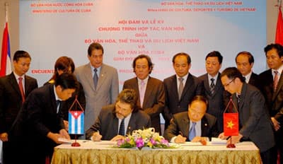 Việt Nam – Cuba ký kết Chương trình hợp tác văn hóa giai đoạn 2011-2013