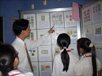 Mỗi bộ tem là một bài học lịch sử