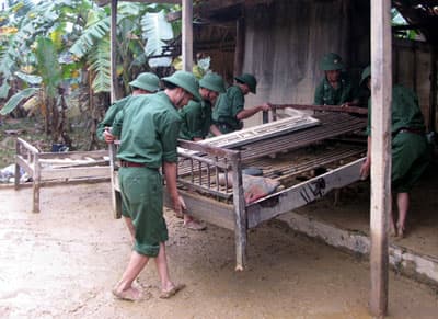 Tình người nơi rốn lũ