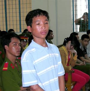 Không giảm án cho hai vợ chồng hành hạ trẻ em