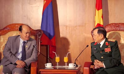 Việt Nam và Mông Cổ sẽ khôi phục quan hệ quốc phòng