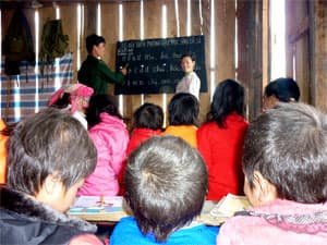 “Hũ gạo tình thương” đưa em đến trường