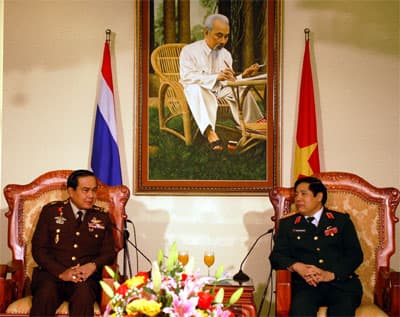 Đại tướng Phùng Quang Thanh tiếp Tư lệnh Lục quân Thái Lan
