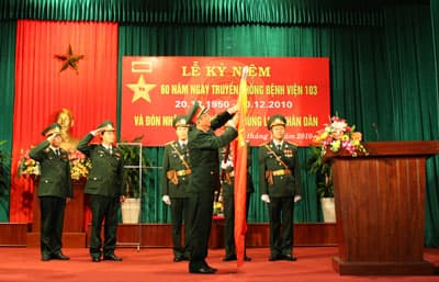Đón nhận danh hiệu Anh hùng LLVT nhân dân lần thứ 2