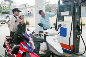 Kiến nghị giảm thuế nhập khẩu xăng dầu