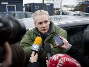 Nhà sáng lập WikiLeaks viết hồi ký để kiếm tiền