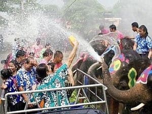 Đón Năm Mới với những phong tục độc đáo