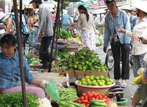 Giá thực phẩm ở Hà Nội "leo thang" sau Tết