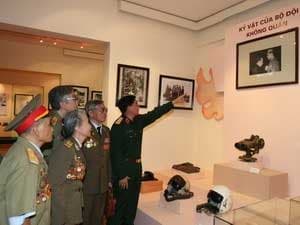 Khai mạc triển lãm “Những kỉ vật kháng chiến sống mãi với thời gian”