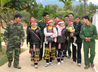 Tết muộn ở đơn vị chữa cháy rừng Hoàng Liên