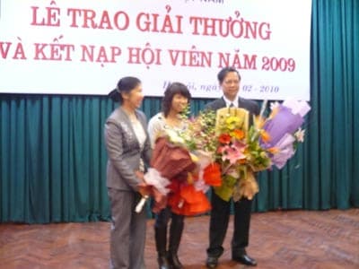 Không chạy theo thành tích