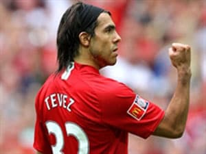 Tevez lập hat-trick siêu tốc