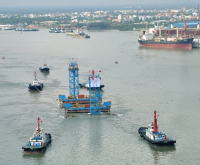 Chuyến bay hộ tống lai dắt hầm dìm Thủ Thiêm