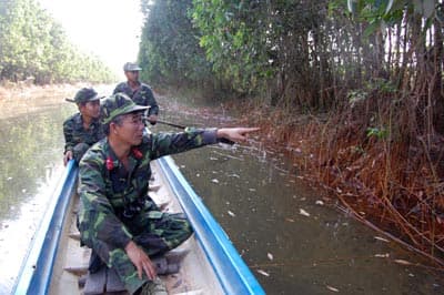 Căng sức giữ rừng mùa khô