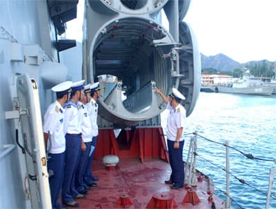 Tăng sức vươn cho tàu ra biển lớn
