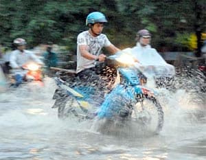 Không khí lạnh gây mưa, chấm dứt nắng nóng