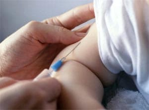 Dùng vaccine “5 trong 1” tiêm chủng mở rộng cho trẻ em