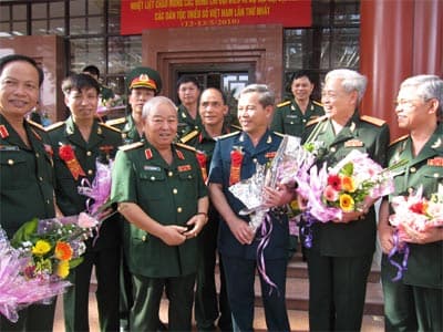 Quân đội luôn gắn bó máu thịt và làm hết sức mình vì đồng bào dân tộc thiểu số (*)