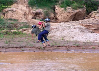Nói hộ Puih San