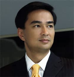 Thái Lan: Thủ tướng Abhisit bị điều tra vì gửi tin nhắn tràn lan